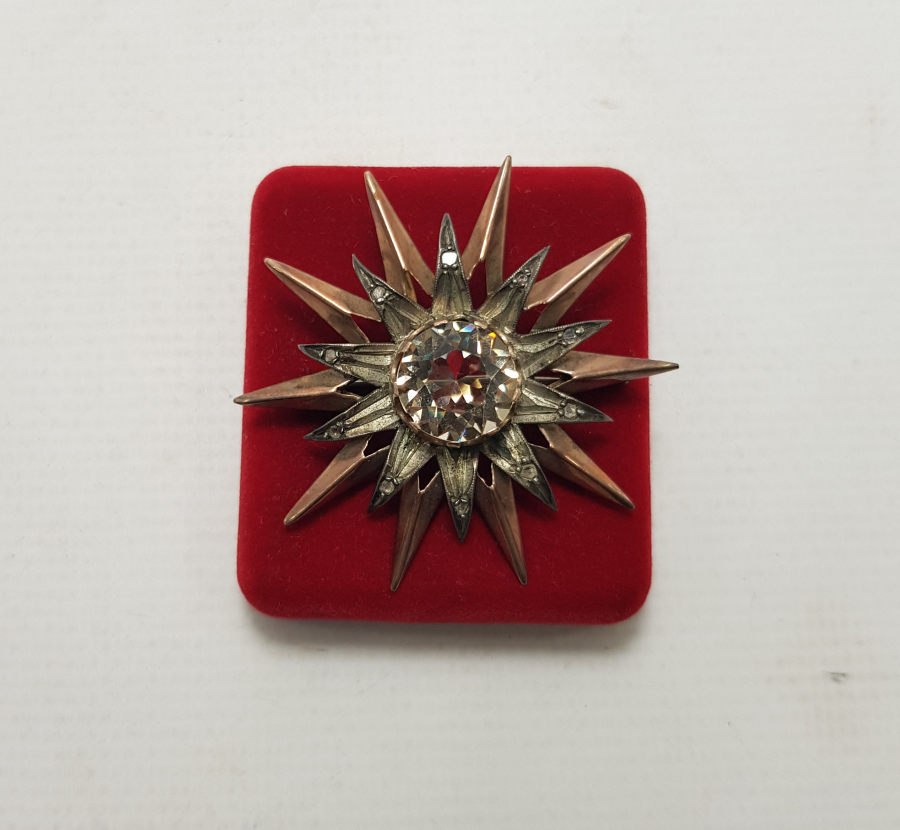 OSMANLI DÖNEMİ ELMASLARLA SÜSLÜ SİTRİN TAŞLI ALTIN BROŞ 