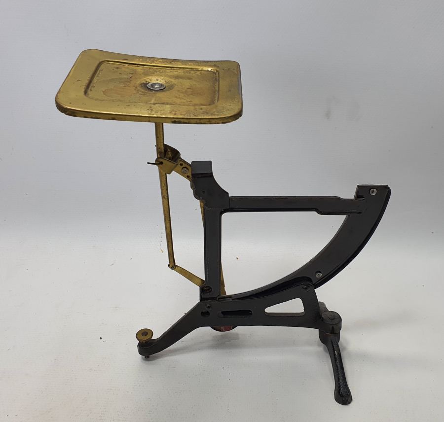 1900 BAŞLARI PORSELEN KADRANLI POSTA TERAZİSİ