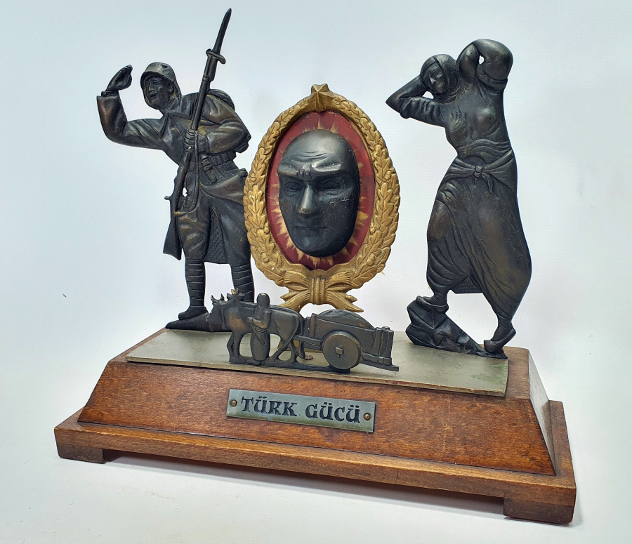 BÜYÜK BOY NADİR TÜRK GÜCÜ MASA ÜSTÜ OBJESİ