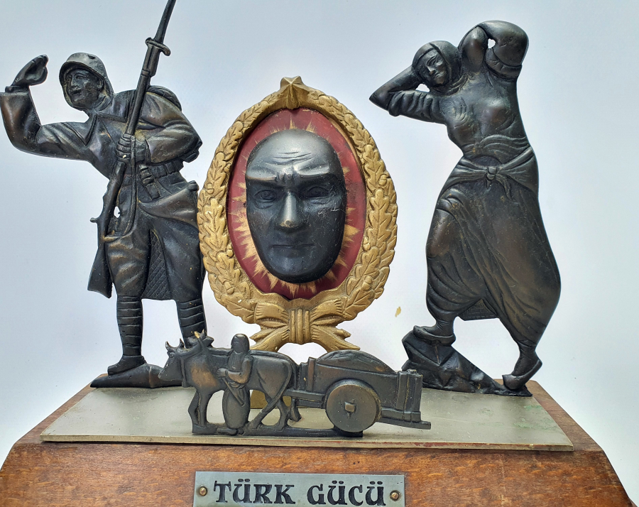 BÜYÜK BOY NADİR TÜRK GÜCÜ MASA ÜSTÜ OBJESİ