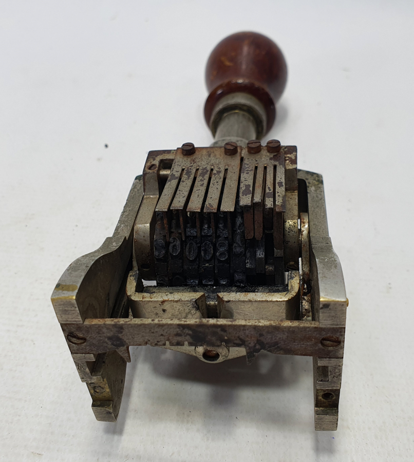 CUMHURİYET BAŞLARI BÜYÜK BOY NUMERATÖRLÜ MÜHÜR