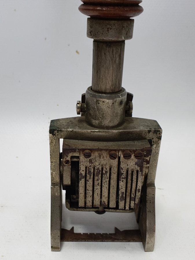 CUMHURİYET BAŞLARI BÜYÜK BOY NUMERATÖRLÜ MÜHÜR