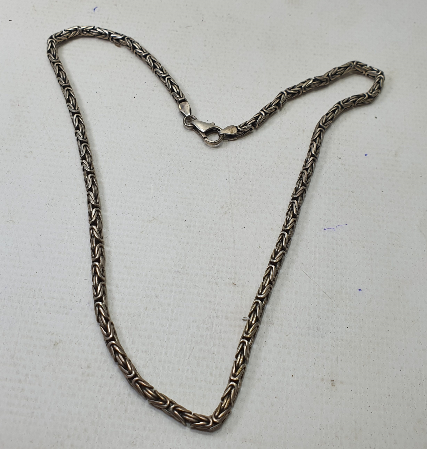 GÜMÜŞ KRAL ZİNCİRİ