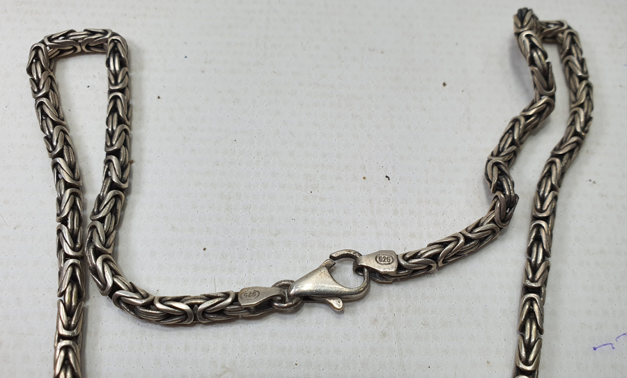 GÜMÜŞ KRAL ZİNCİRİ