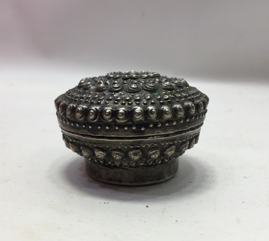 KAPAKLI KABARTMA İŞÇİLİKLİ GÜMÜŞ MÜCEVHER KUTUSU