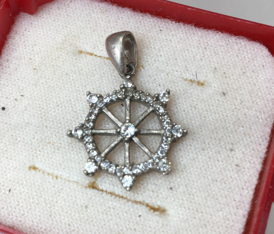 KAR TANESİ FORMUNDA GÜMÜŞ KOLYE UCU