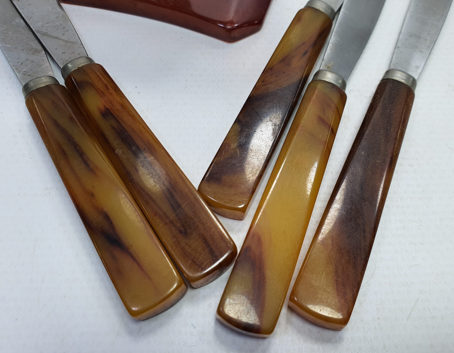 KATALİNDEN MAMUL BIÇAK SETİ VE KATALİN STANDI