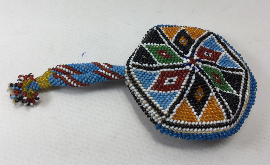 ÜZERİ ALTI KÖŞELİ YILDIZ VE ÇARKIFELEK DESENLİ OSMANLI DÖNEMİ BONCUK SAAT KABI