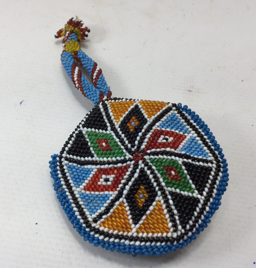 ÜZERİ ALTI KÖŞELİ YILDIZ VE ÇARKIFELEK DESENLİ OSMANLI DÖNEMİ BONCUK SAAT KABI