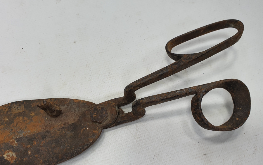 ÜZERİ OSMANLICA YAZILI HALI MAKASI