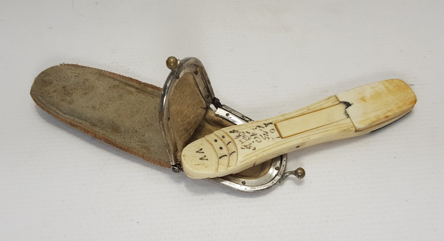 KEMİKTEN MAMÜL OSMANLICA YAZILI KUYUMCU TERAZİSİ 