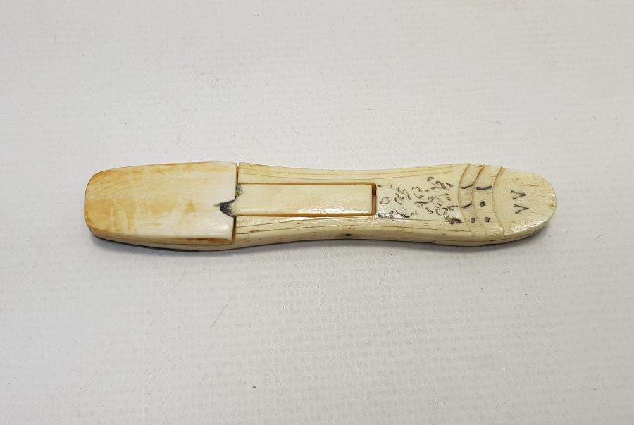 KEMİKTEN MAMÜL OSMANLICA YAZILI KUYUMCU TERAZİSİ 