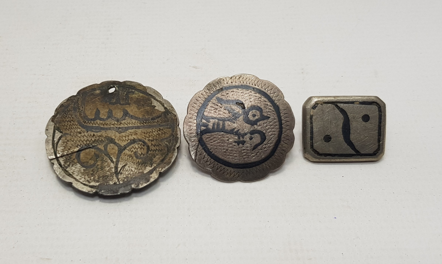 OSMANLI DÖNEMİ ÜÇ ADET SAVATLI GÜMÜŞ DÜĞME