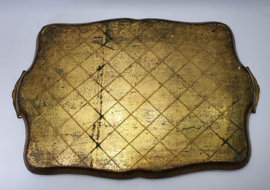 1900 BAŞLARI AHŞAP ÜZERİ ALTIN VERMEYLİ TAMAMI EL YAPIMI NADİR TEPSİ