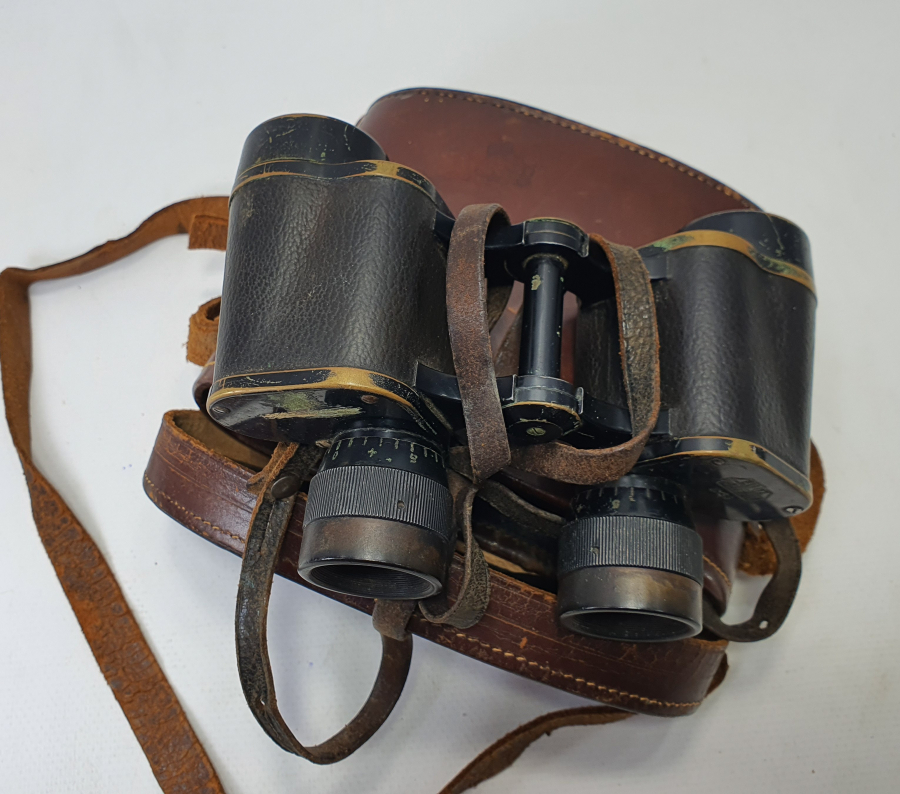 CUMHURİYET BAŞLARI AY YILDIZLI KUTUSUNDA SUBAY DÜRBÜNÜ