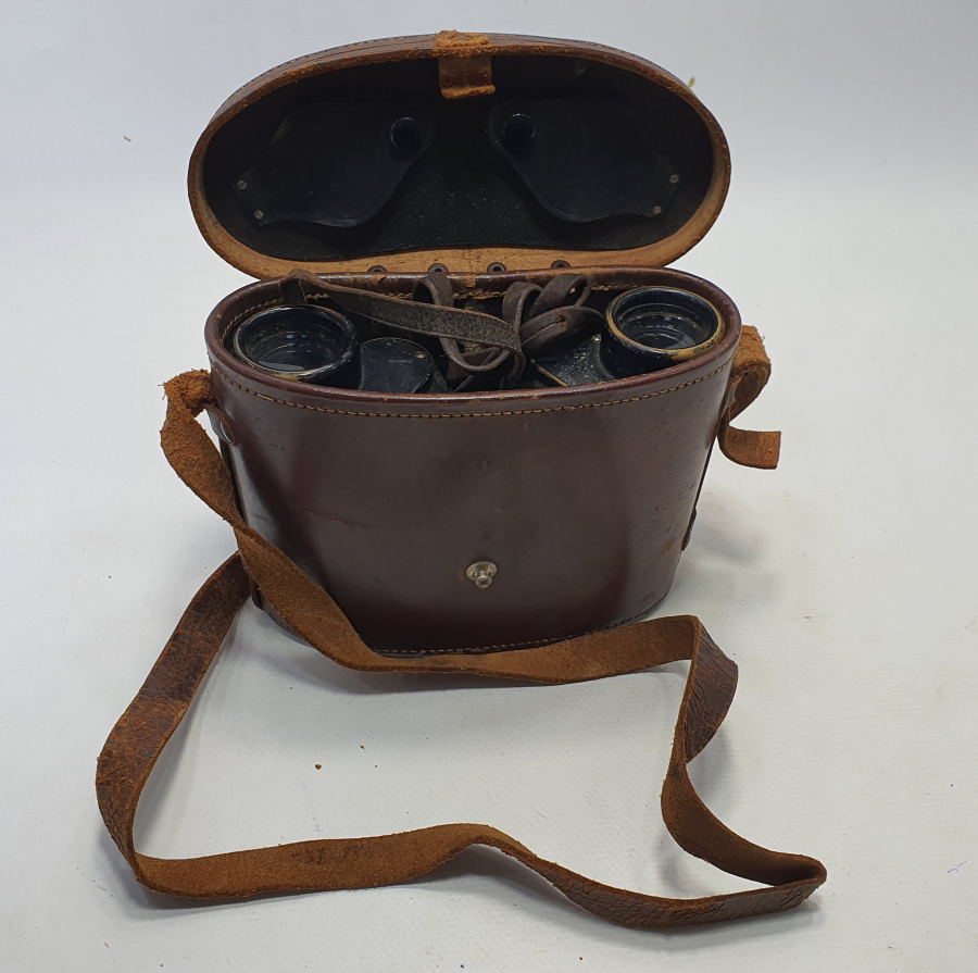 CUMHURİYET BAŞLARI AY YILDIZLI KUTUSUNDA SUBAY DÜRBÜNÜ