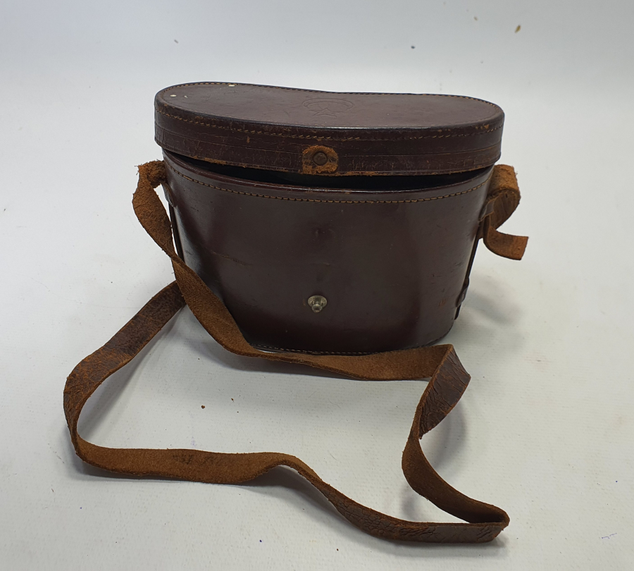 CUMHURİYET BAŞLARI AY YILDIZLI KUTUSUNDA SUBAY DÜRBÜNÜ