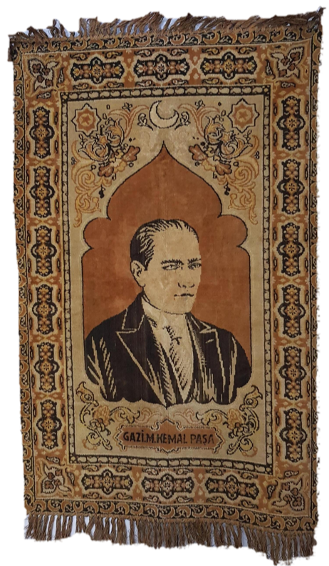 GAZİ M. KEMAL PAŞA YAZILI ATATÜRK GÖRSELLİ DUVAR HALISI 