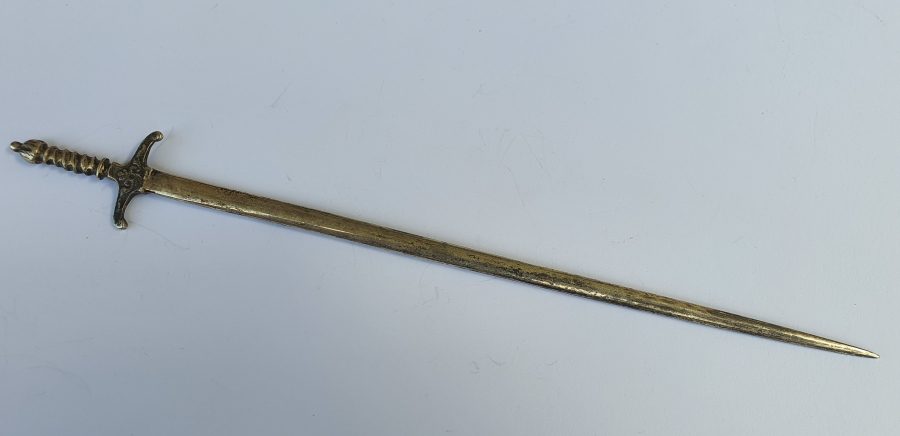 KILIÇ FORMUNDA GÜMÜŞ ZARF AÇACAĞI