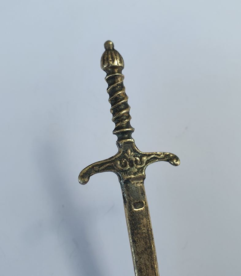 KILIÇ FORMUNDA GÜMÜŞ ZARF AÇACAĞI