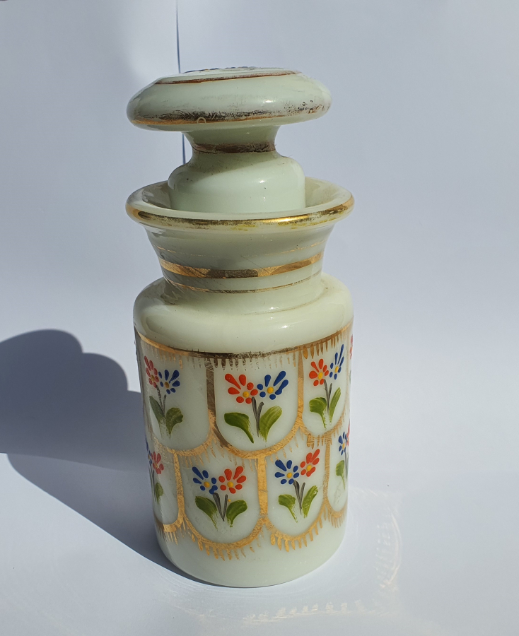 OSMANLI DÖNEMİ BEYKOZ İŞİ KOPARMA VE EL BOYAMA OPAL KAPAKLI KAVANOZ