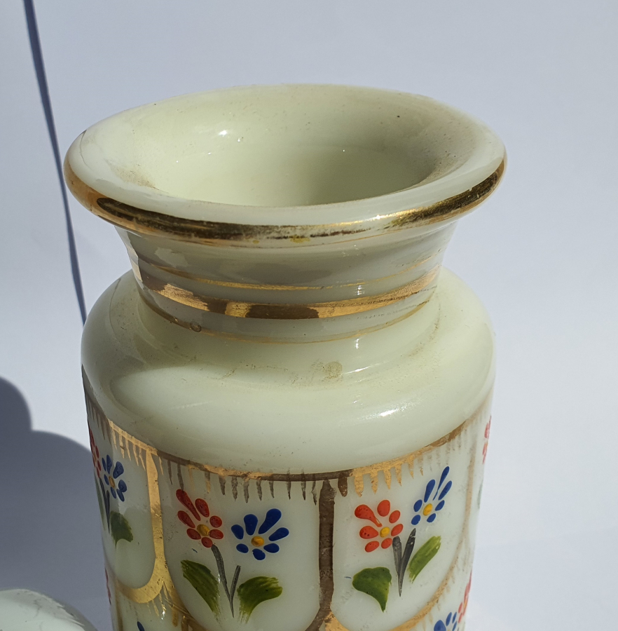 OSMANLI DÖNEMİ BEYKOZ İŞİ KOPARMA VE EL BOYAMA OPAL KAPAKLI KAVANOZ