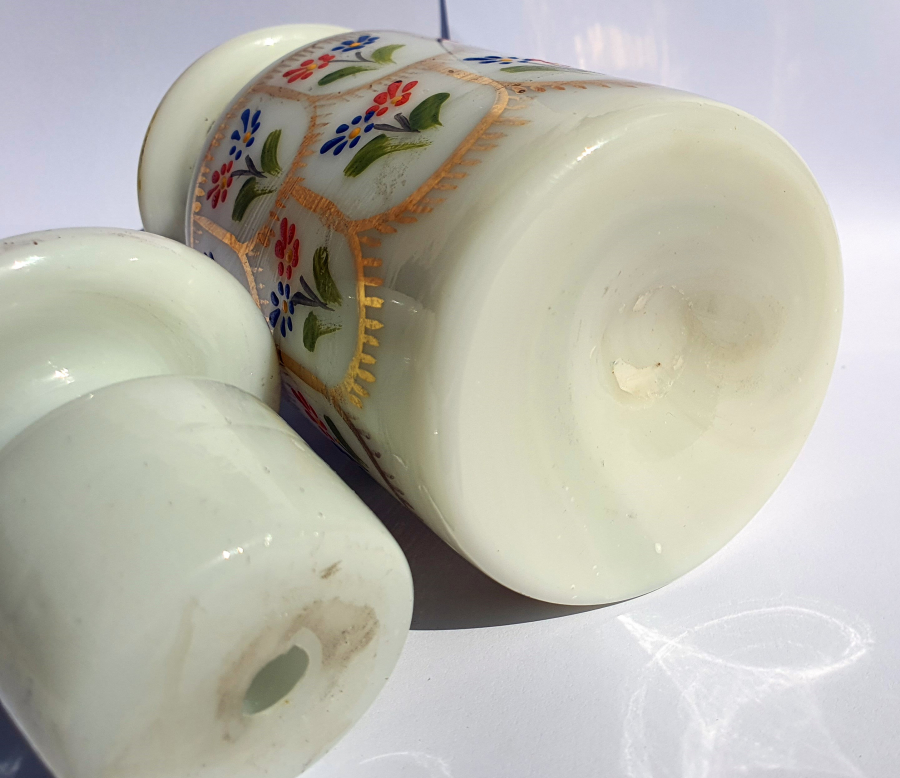 OSMANLI DÖNEMİ BEYKOZ İŞİ KOPARMA VE EL BOYAMA OPAL KAPAKLI KAVANOZ