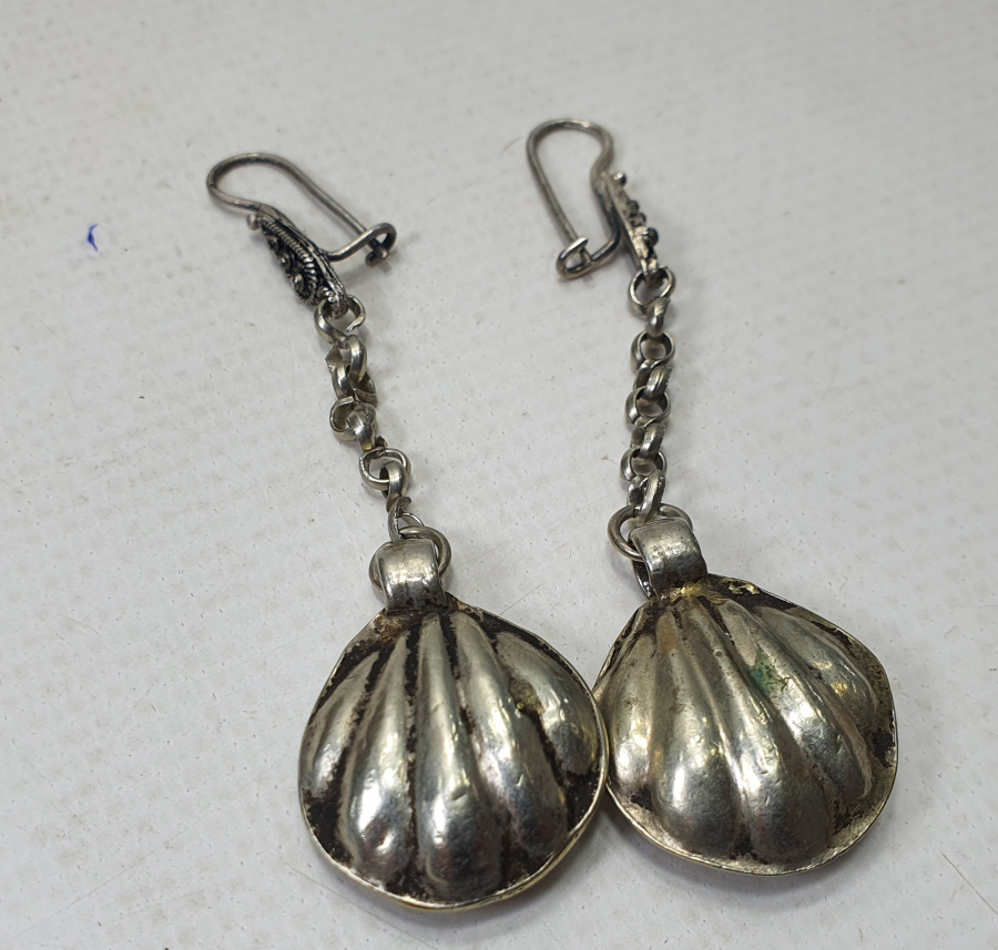 OSMANLI DÖNEMİ DENİZ KABUĞU FORMUNDA AŞIK ZİNCİRLİ GÜMÜŞ KÜPE