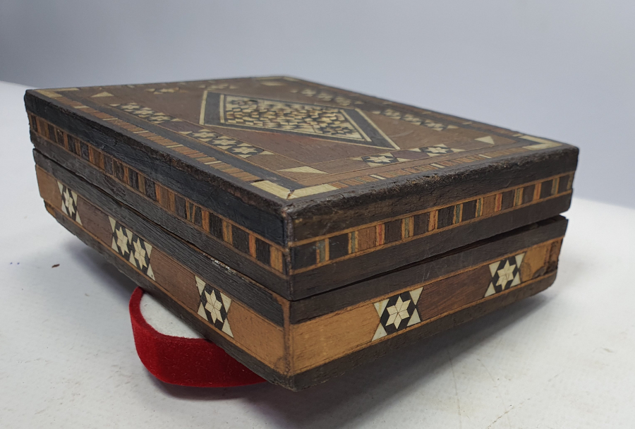 OSMANLI DÖNEMİ MARKÜTERİ İŞÇİLİKLİ MÜCEVHER KUTUSU