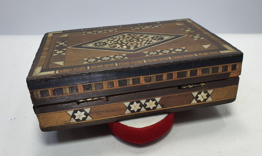 OSMANLI DÖNEMİ MARKÜTERİ İŞÇİLİKLİ MÜCEVHER KUTUSU