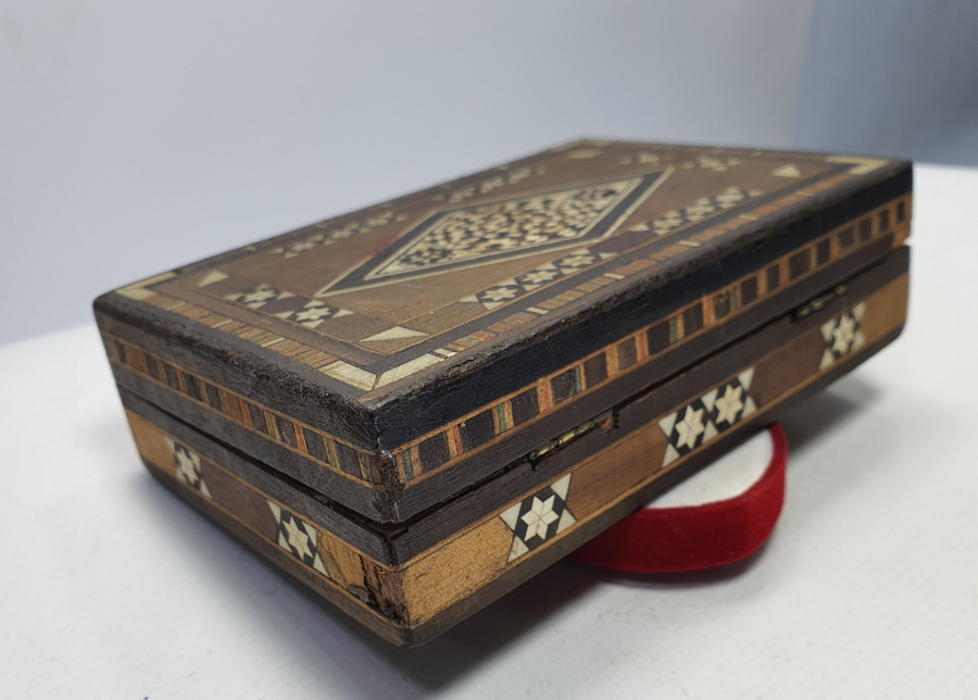 OSMANLI DÖNEMİ MARKÜTERİ İŞÇİLİKLİ MÜCEVHER KUTUSU