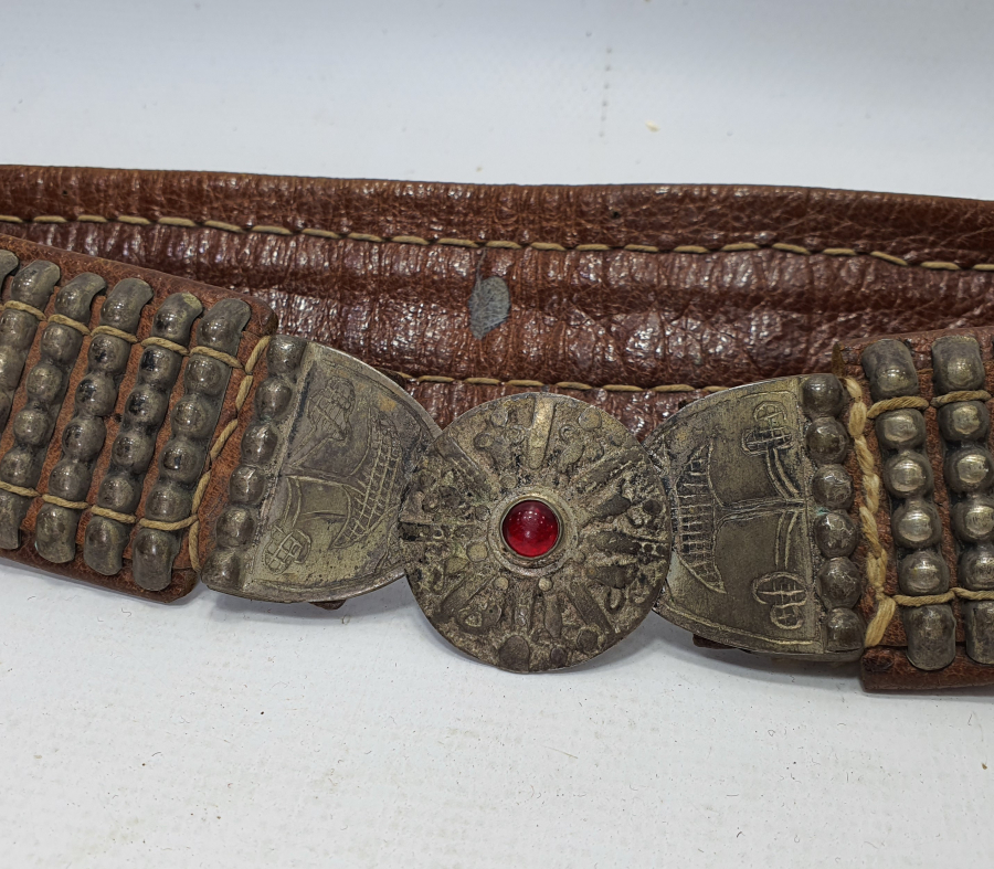 OSMANLI DÖNEMİ NADİR FORMDA CEYLAN DERİSİ VE GÜMÜŞTEN ÇERKES KEMERİ