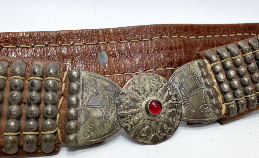 OSMANLI DÖNEMİ NADİR FORMDA CEYLAN DERİSİ VE GÜMÜŞTEN ÇERKES KEMERİ