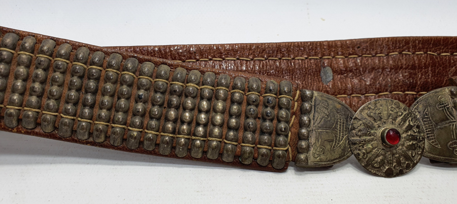 OSMANLI DÖNEMİ NADİR FORMDA CEYLAN DERİSİ VE GÜMÜŞTEN ÇERKES KEMERİ