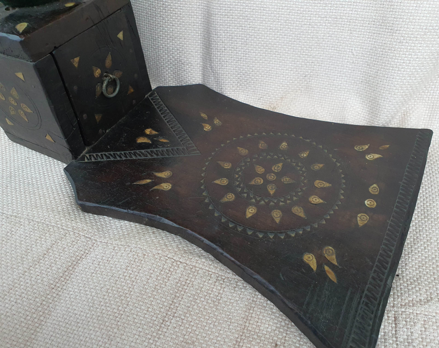 OSMANLI DÖNEMİ ÜZERİ İŞLEMELİ NADİR FORMDA AHŞAP KAHVE DEĞİRMENİ