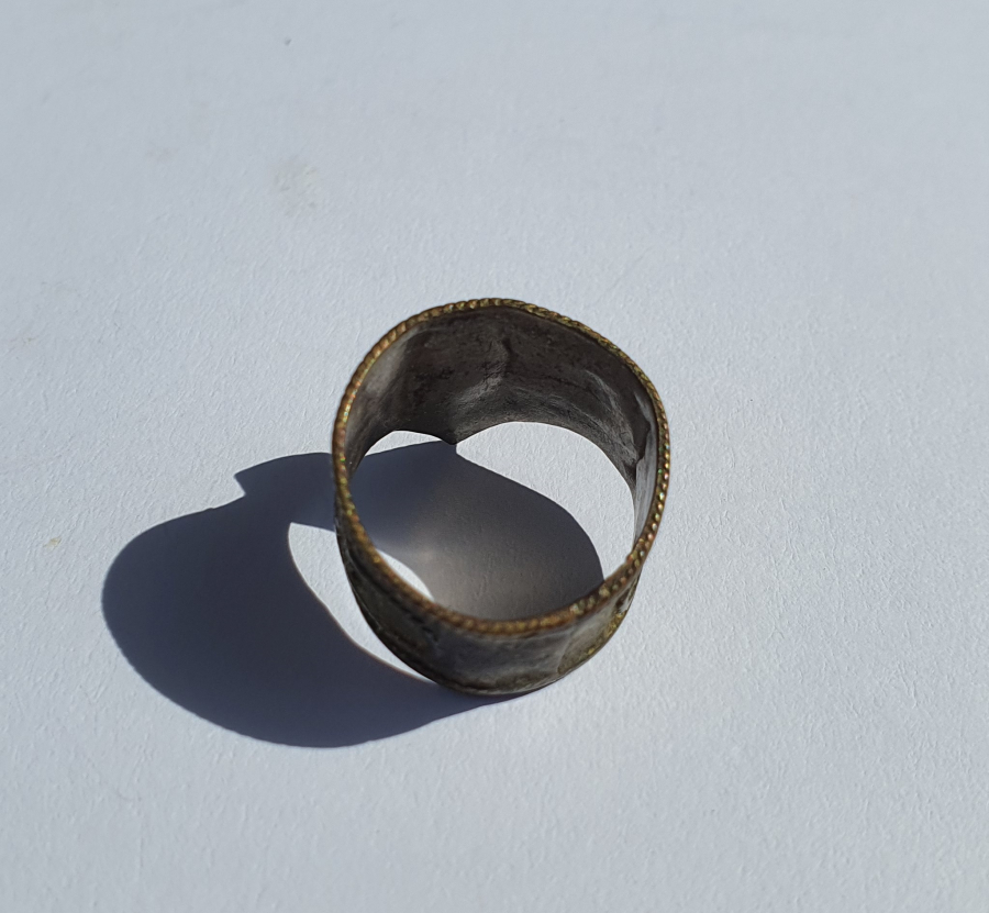 OSMANLI DÖNEMİ ZİHGİR FORMUNDA MERCAN TAŞLI GÜMÜŞ YÜZÜK