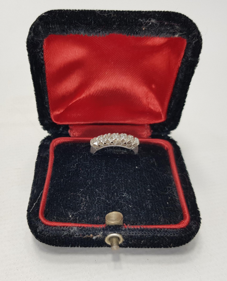 YEDİTAŞLI PIRLANTA YÜZÜK 