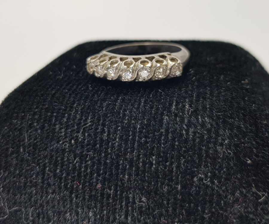 YEDİTAŞLI PIRLANTA YÜZÜK 