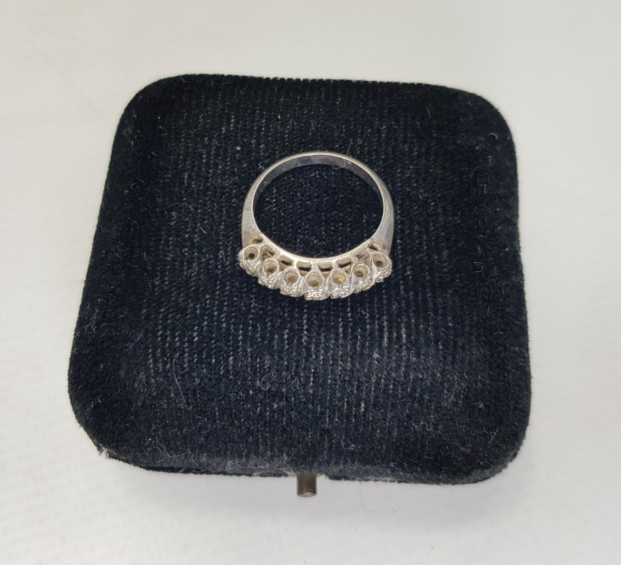 YEDİTAŞLI PIRLANTA YÜZÜK 