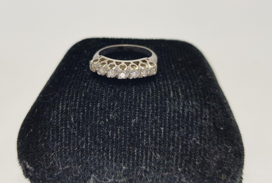 YEDİTAŞLI PIRLANTA YÜZÜK 