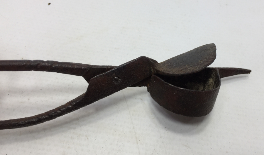 OSMANLI DÖNEMİ EL DÖVME DEMİRDEN MAMUL MUM MAKASI