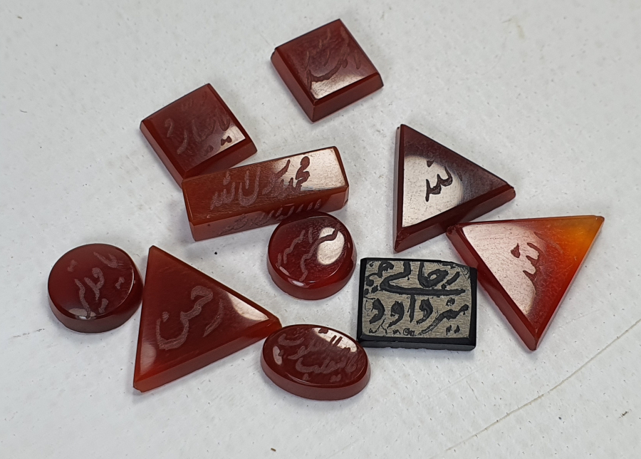 10 ADET AKİK ÜZERİ YAZILI YÜZÜK TAŞI LOTU