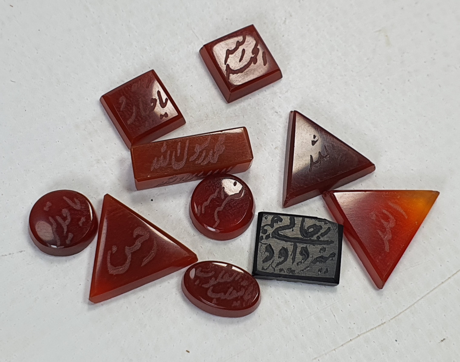 10 ADET AKİK ÜZERİ YAZILI YÜZÜK TAŞI LOTU