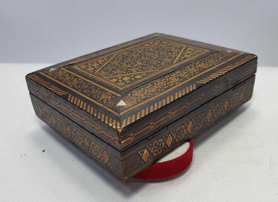 OSMANLI DÖNEMİ MARKUTERİ İŞÇİLİKLİ MÜCEVHER KUTUSU