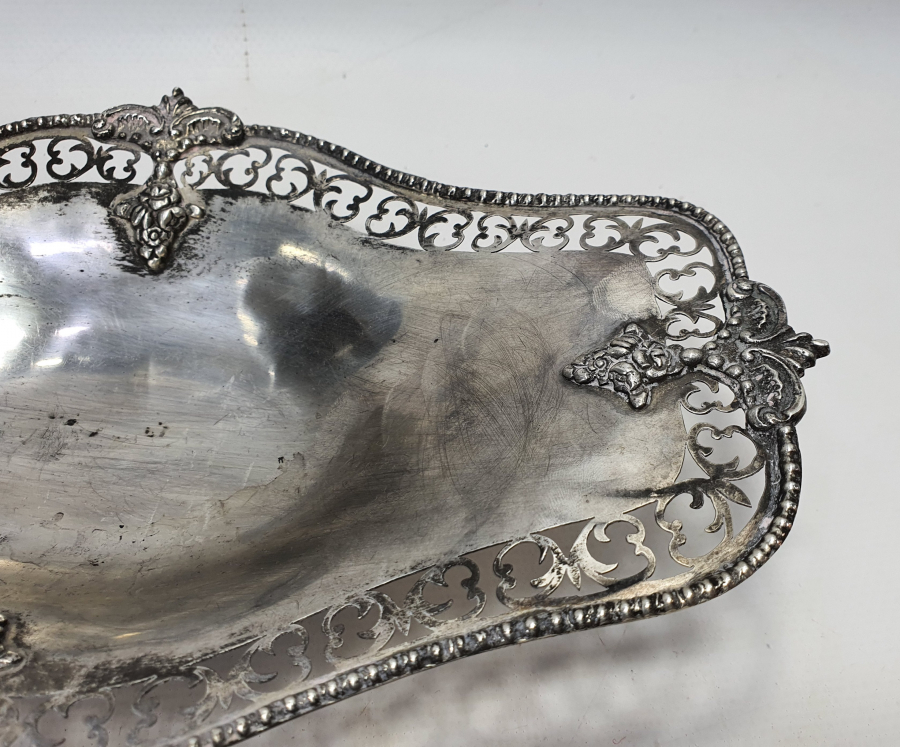 TESTERE VE KABARTMA İŞÇİLİKLİ GÜMÜŞ MEYVELİK