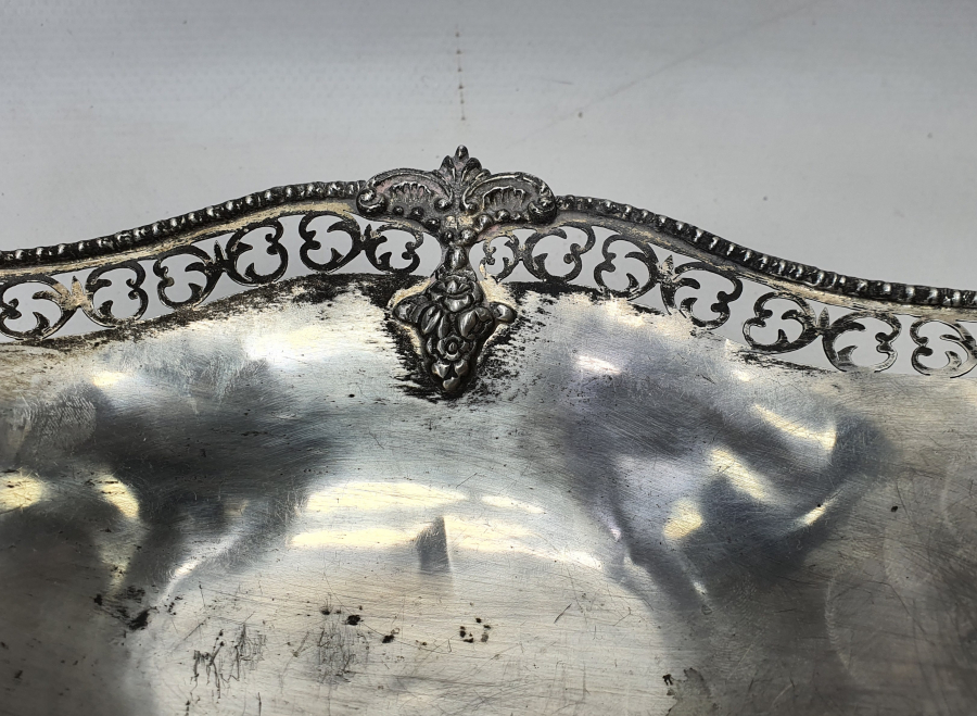 TESTERE VE KABARTMA İŞÇİLİKLİ GÜMÜŞ MEYVELİK