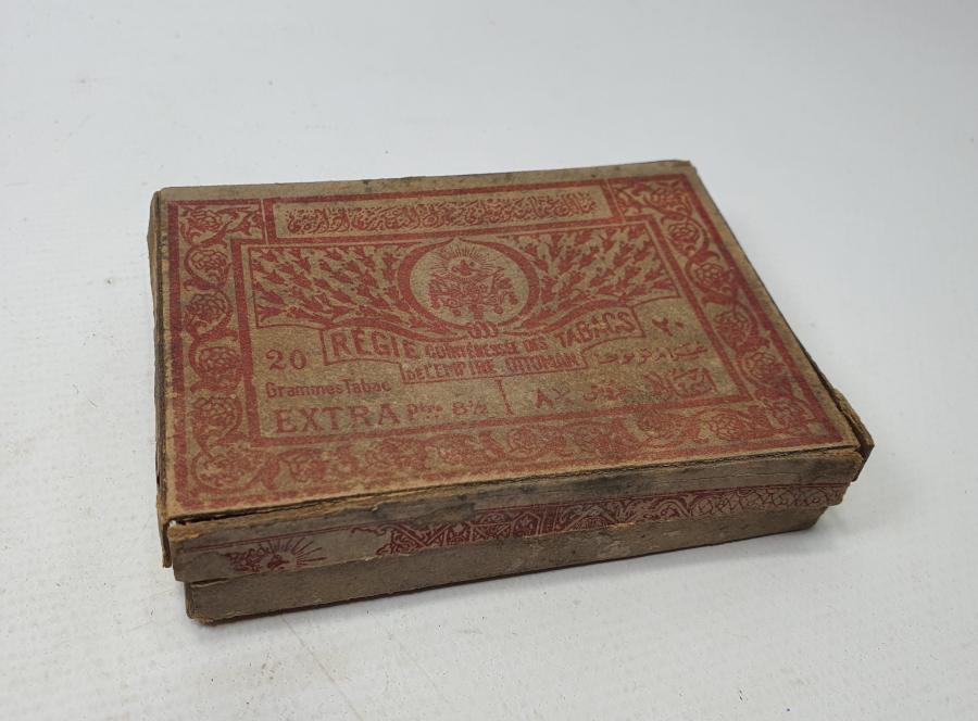 ÜZERİNDE OSMANLI DEVLET ARMASI BULUNAN SİGARA KUTUSU