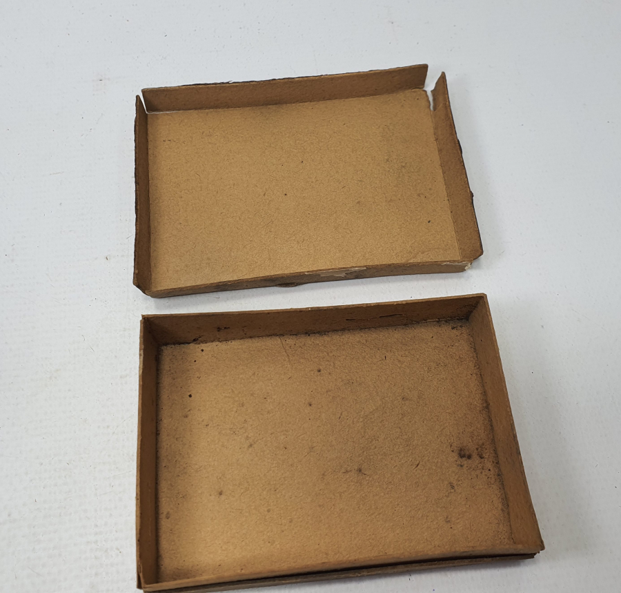 ÜZERİNDE OSMANLI DEVLET ARMASI BULUNAN SİGARA KUTUSU