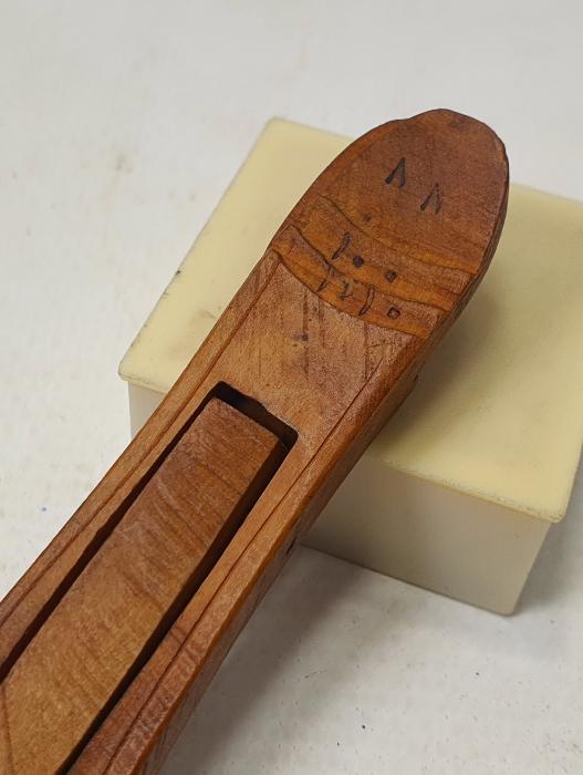 OSMANLI DÖNEMİ AHŞAPTAN MAMUL NADİR KUYUMCU TERAZİSİ