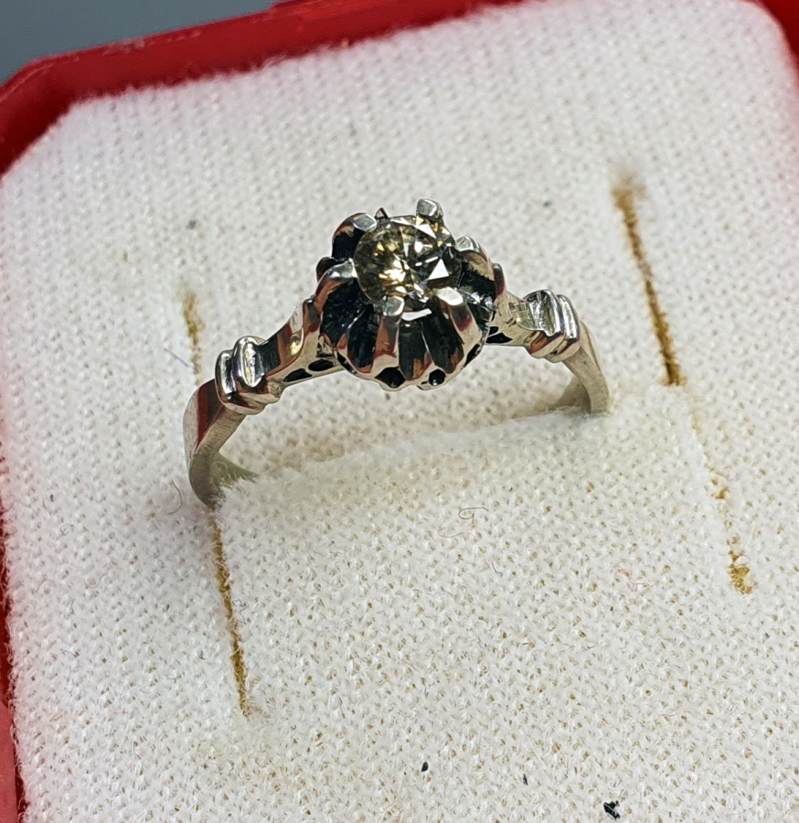 1900 BAŞLARI ÖZEL YAPIM PIRLANTA YÜZÜK